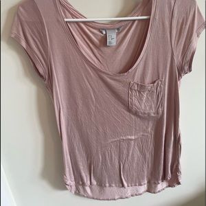 lightweight pink t shirt